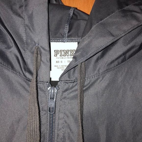 ***has flaw*** windbreaker size xs/s - Picture 4 of 6